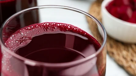 Wystarczy szklana dziennie, najlepiej na czczo, by jelita zaczęły lepiej pracować. 