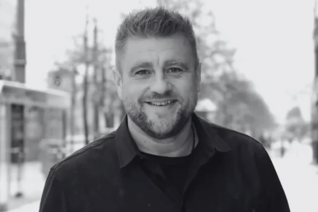 Tomasz Jakubiak chorował na rzadki nowotwór dwunastnicy z przerzutami m.in. do kości