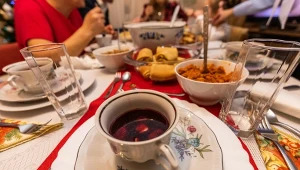 Łuska karpia w portfelu i zakaz szycia. Świąteczne przesądy o finansach