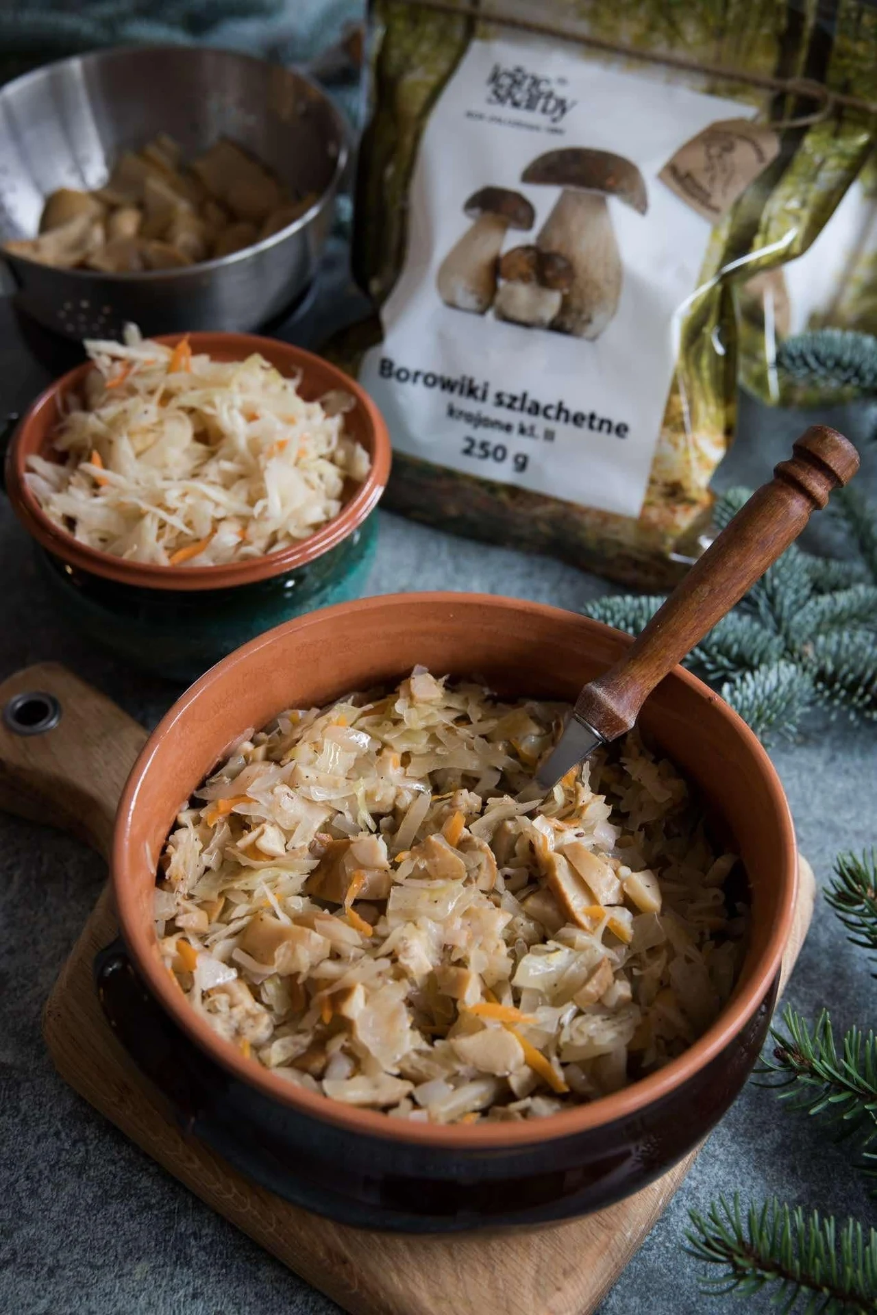 Kapusta z grzybami suszonymi/ fot. tajemnicesmaku.pl