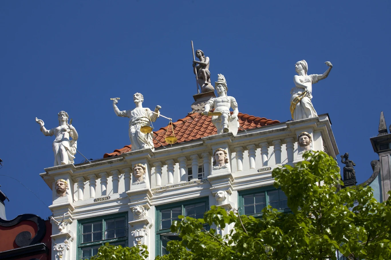 Złota Kamieniczka to jeden z najbardziej rozpoznawalnych zabytków w Gdańsku