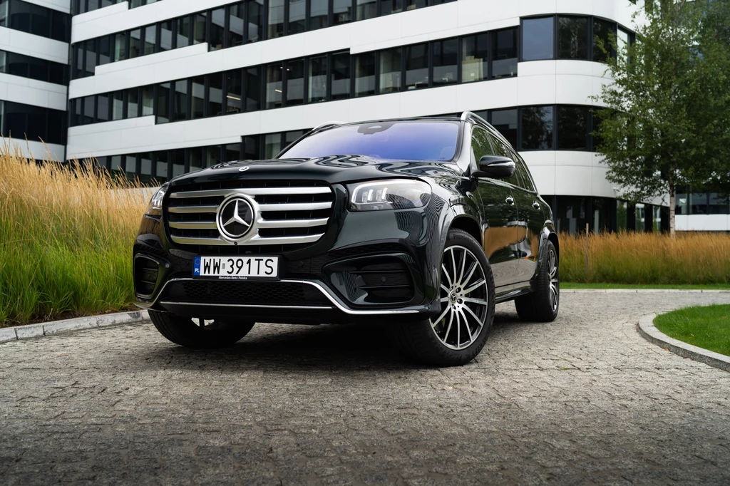 Odświeżonego Mercedesa GLS rozpoznacie po nowej atrapie chłodnicy