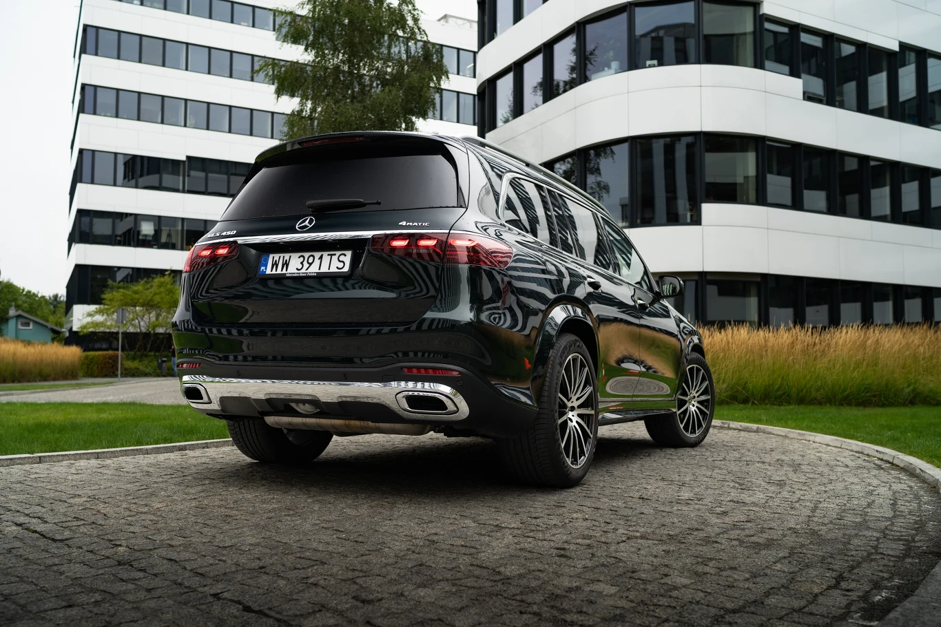 Trudno to dostrzec, ale testowany Mercedes GLS naprawdę jest zielony