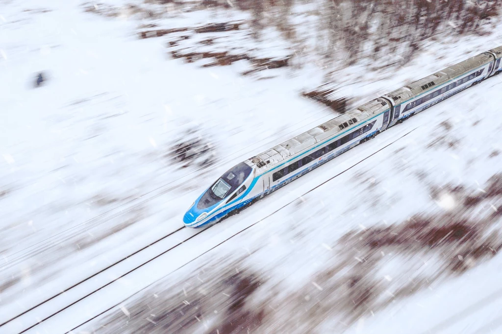 Pociągiem na święta. Więcej wagonów i połączeń PKP Intercity.