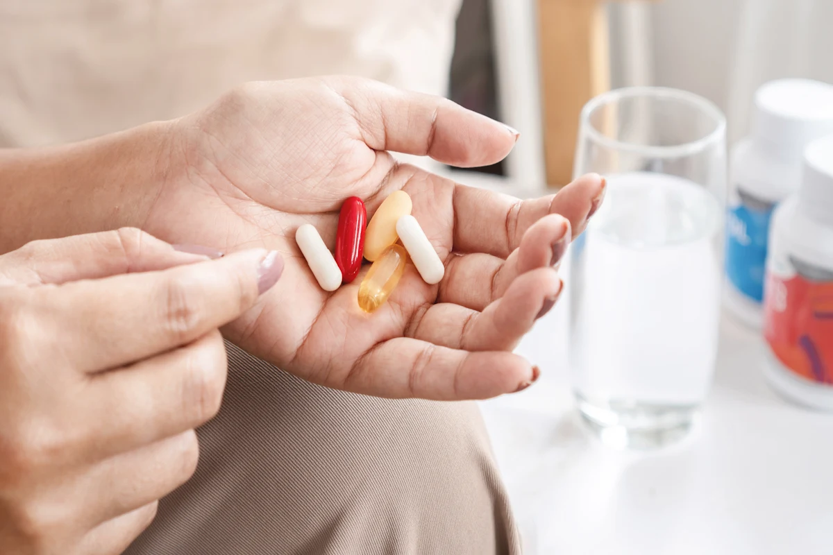 Kto powinien brać witaminę B complex? Jak prawidłowo stosować taki zestaw witamin?