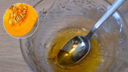 Olej z pestek dyni przydaje się nie tylko w kuchni, ale również w łazience m.in. do codziennej pielęgnacji skóry twarzy