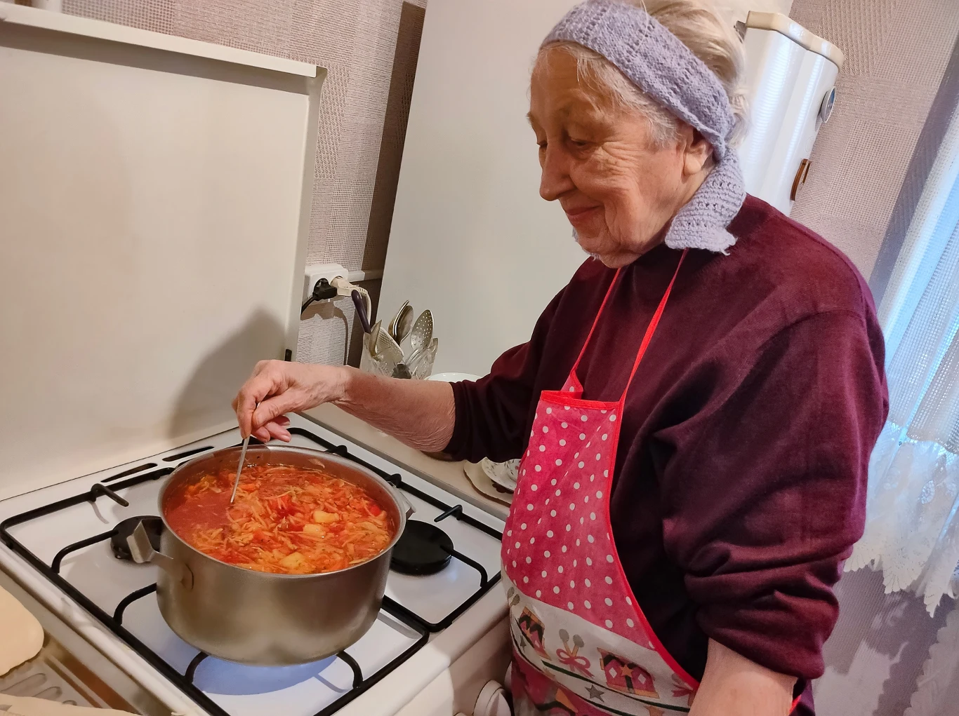 Zupa minestrone to witaminowa i odżywcza "bomba" z prostych i dostępnych składników Zupa minestrone to witaminowa i odżywcza "bomba" z prostych i dostępnych składników