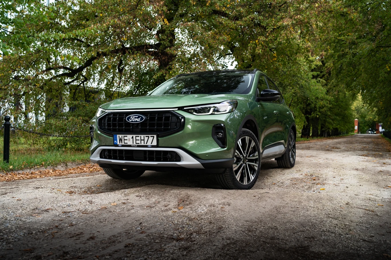 Ford Kuga Active X. Auto ma odrobinę zwiększony prześwit i "uterenowioną" stylizację Ford Kuga Active X. Auto ma odrobinę zwiększony prześwit i "uterenowioną" stylizację