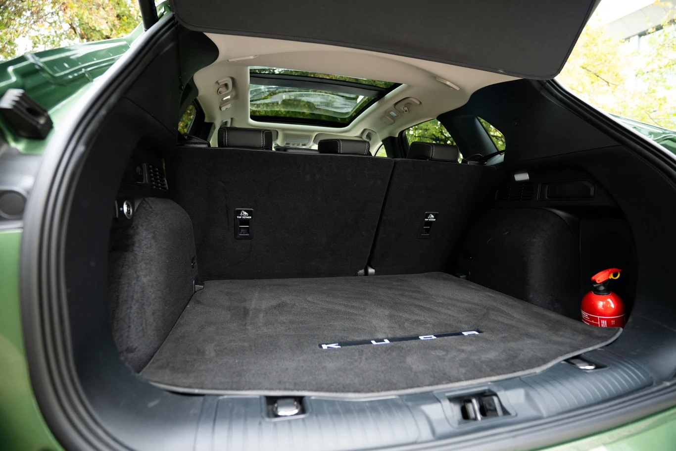 Bagażnik Forda Kuga odrobinę rozczarowuje swoją pojemnością