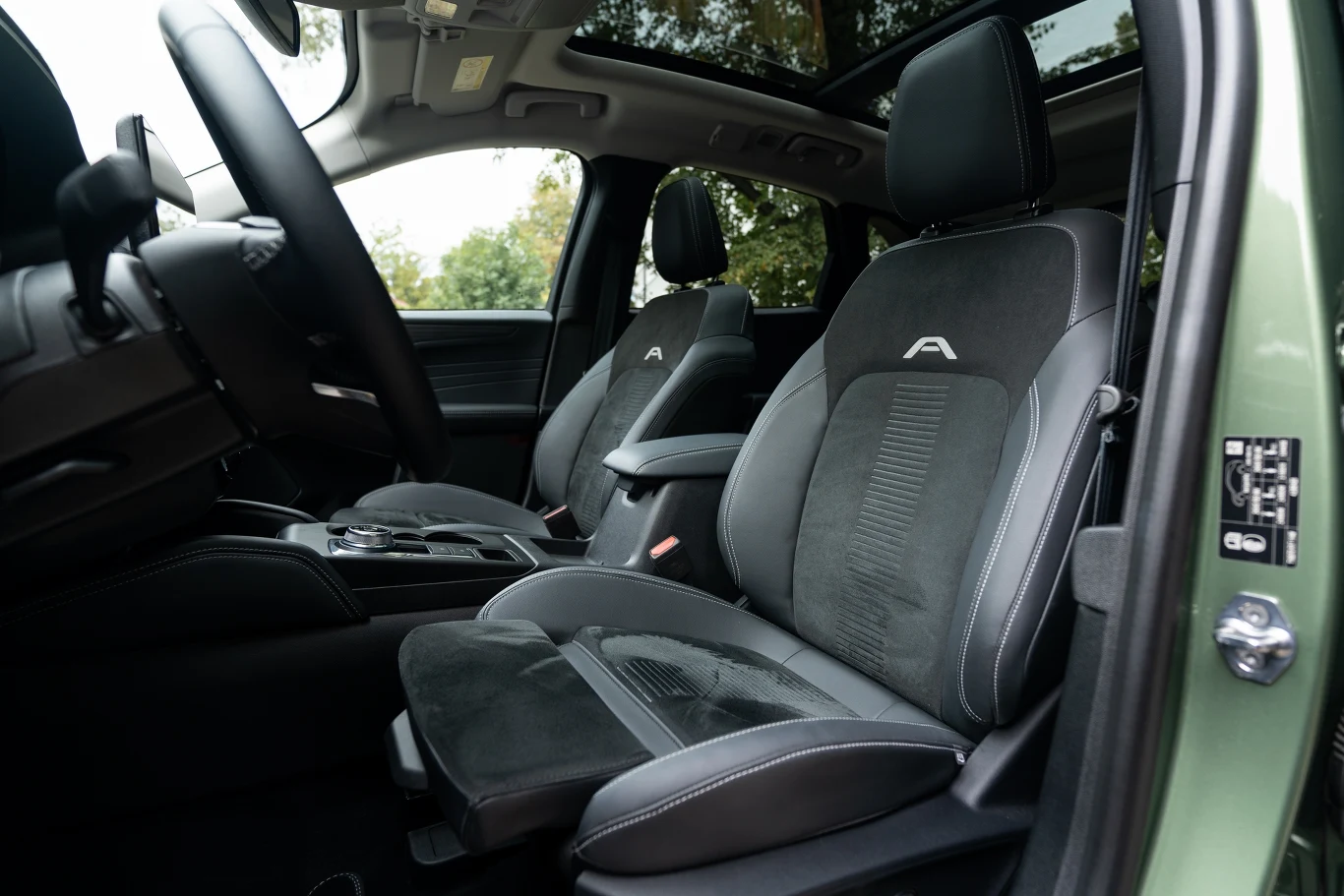 Fotele z certyfikatem AGR są regulowane elektrycznie w 18 kierunkach