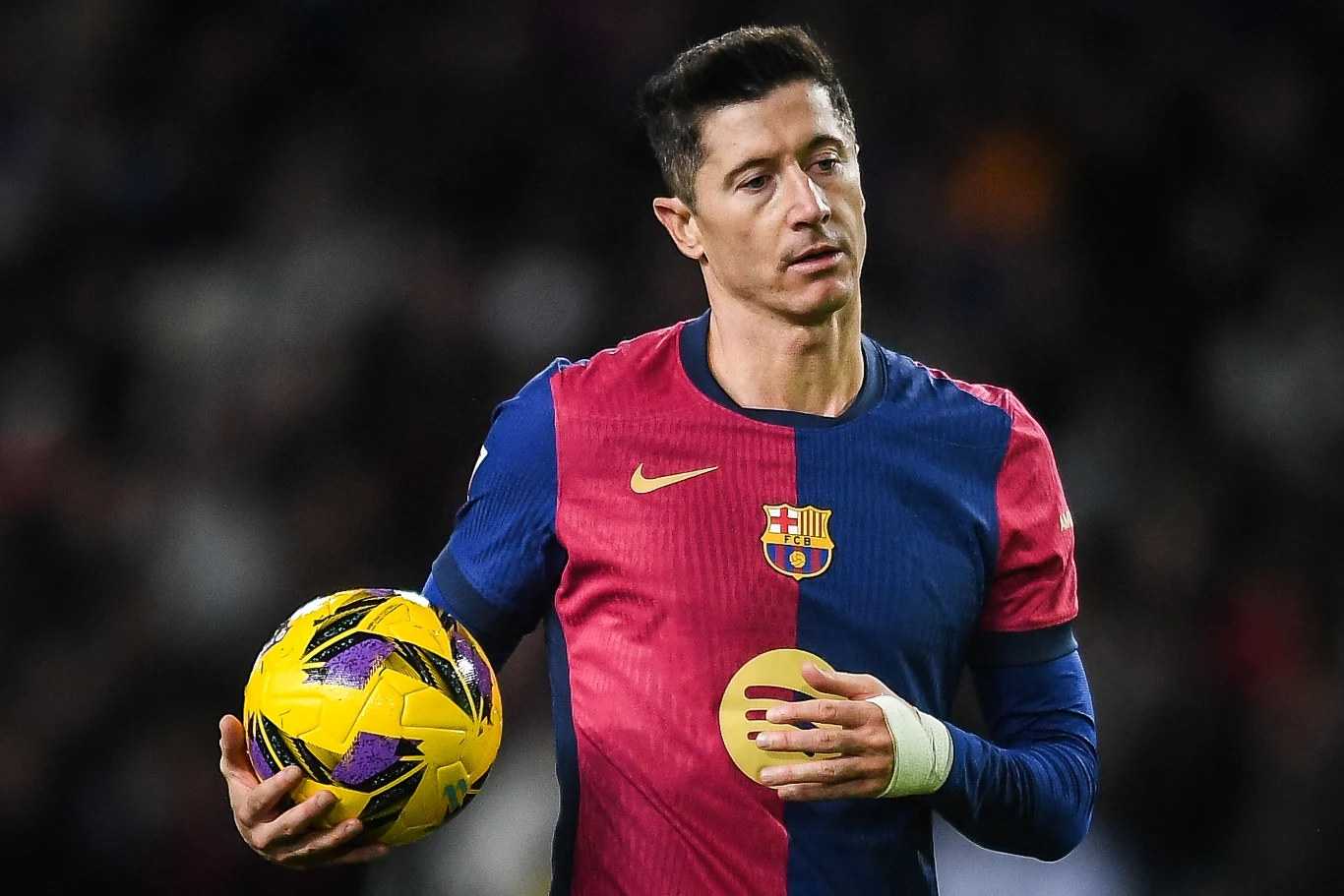 Barcelona szuka sposobu na wyjście z kryzysu. Według Hiszpanów jednym z problemów jest Robert Lewandowski