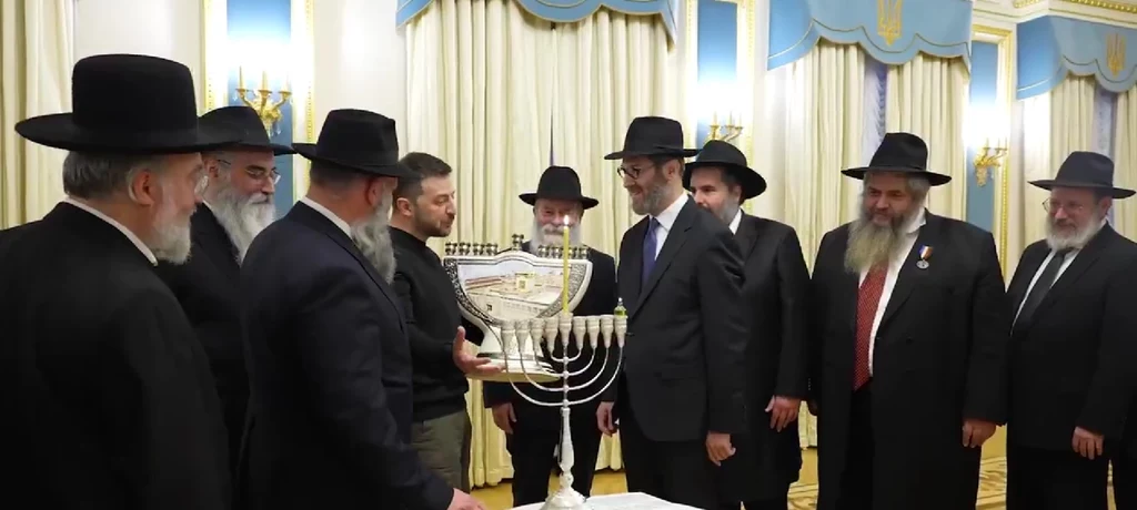 Chanuka 2024. Prezydent Ukrainy podczas obchodów z rabinami