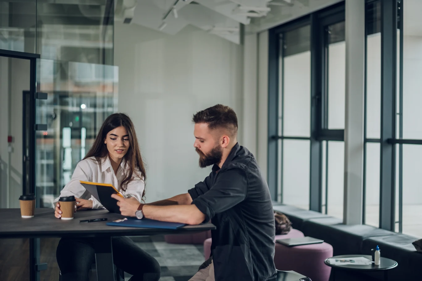 Podczas zimowych miesięcy bardzo ważna jest temperatura jaka panuje w pomieszczeniach, w których przebywają pracownicy Podczas zimowych miesięcy bardzo ważna jest temperatura jaka panuje w pomieszczeniach, w których przebywają pracownicy