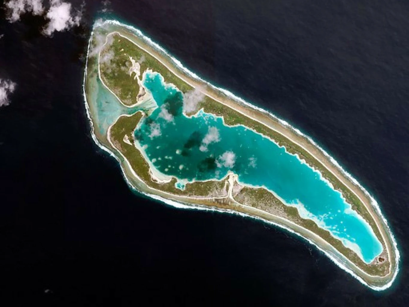 Wyspy Kiribati (na zdjęciu Nikumaroro). Tutaj nowy rok zaczyna się zawsze najszybciej. Wyspy Kiribati (na zdjęciu Nikumaroro). Tutaj nowy rok zaczyna się zawsze najszybciej.