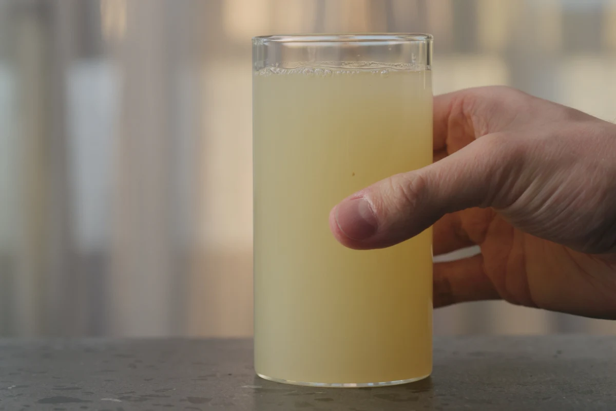 Sok z kiszonej kapusty świetnie wpływa na jelita