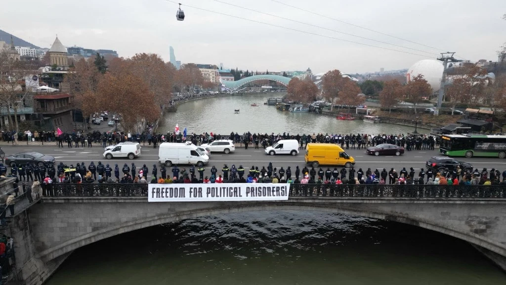 Gruzini protestują bez przerwy 31. dzień Gruzini protestują bez przerwy 31. dzień