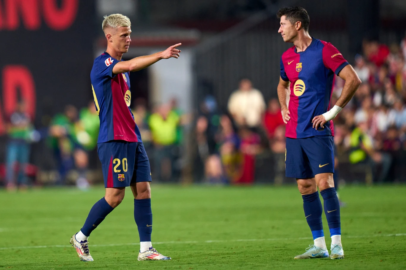 Dani Olmo i Robert Lewandowski w barwach FC Barcelona Dani Olmo i Robert Lewandowski w barwach FC Barcelona