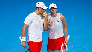 Świątek i Zieliński przegrali seta do zera. Potem powrót i wielki triumf