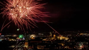 Życzenia na Sylwestra i Nowy Rok. Zachwyć najbliższych pięknymi słowami