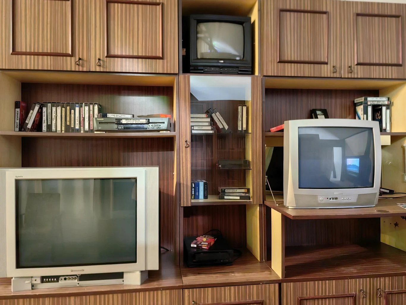 Kolorowy telewizor w 1994 roku kosztował 11 milionów złotych Kolorowy telewizor w 1994 roku kosztował 11 milionów złotych