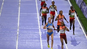 Beatrice Chebet finiszująca na 10 000 metrów w Paryżu