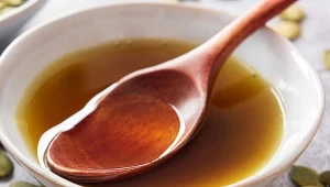 Olej z popularnych nasion jest zdrowszy od oliwy. Wzmacnia odporność, zapobiega miażdżycy, redukuje stres