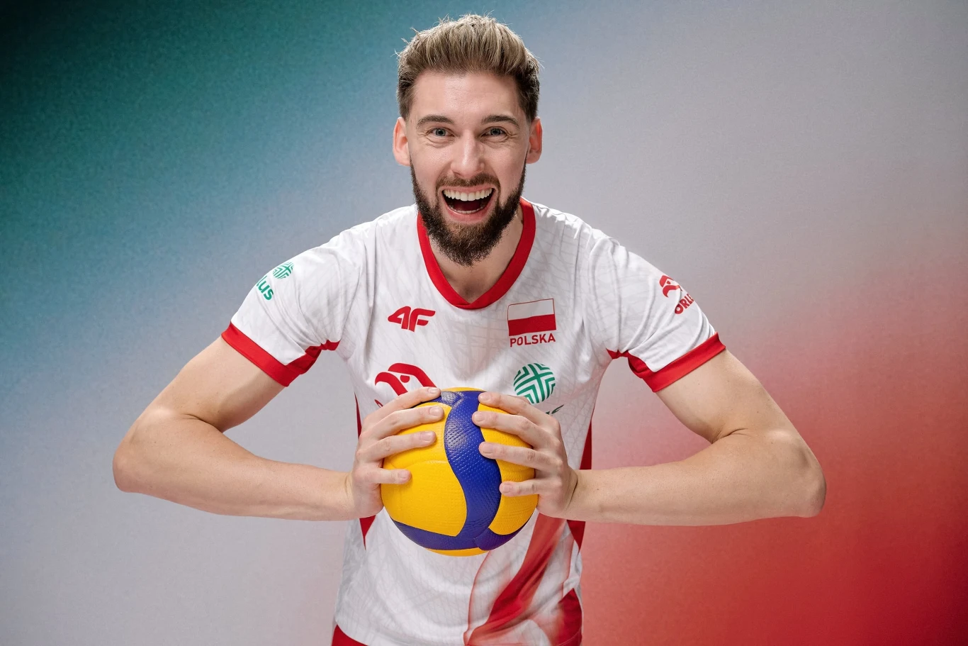 Bartosz Bednorz w koszulce dostarczonej przez 4F