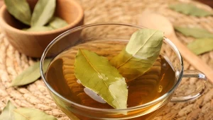 Działa lepiej jak syrop z cebuli i czosnku. Wystarczy zaparzyć dwie aromatyczne przyprawy