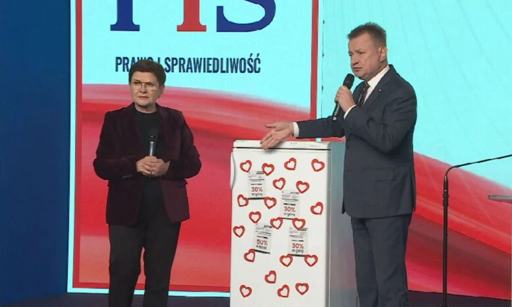 Lodówka pokazana przez PiS na konferencji prasowej Lodówka pokazana przez PiS na konferencji prasowej