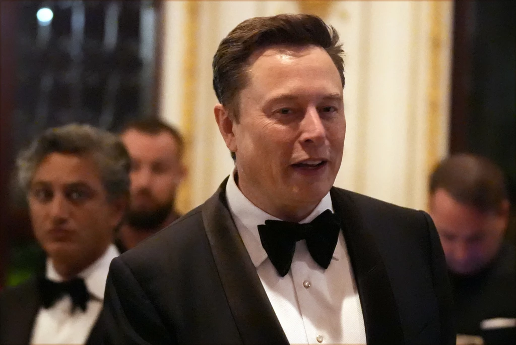 Elon Musk znów ingeruje w brytyjską politykę Elon Musk znów ingeruje w brytyjską politykę