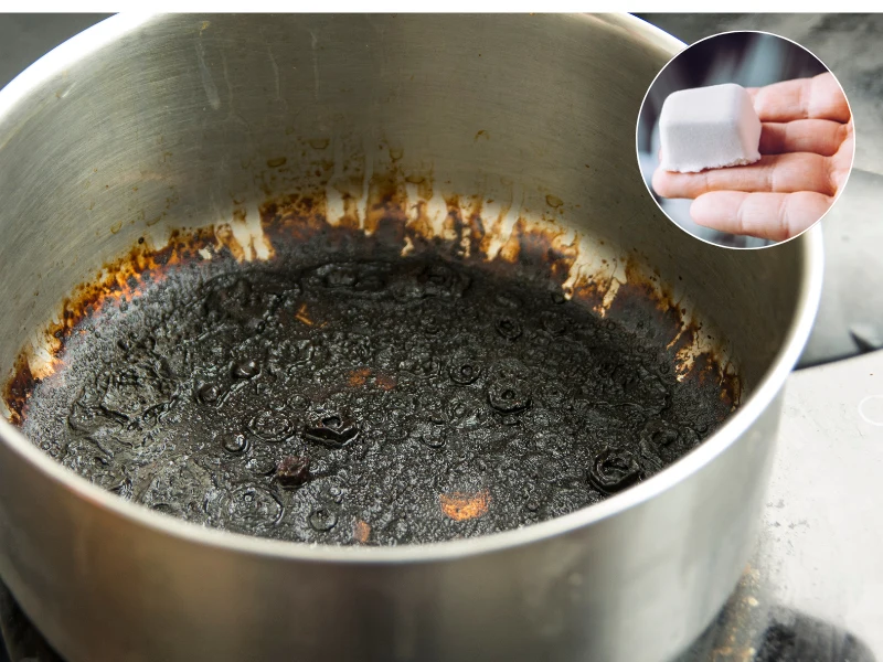 Przypalony garnek możesz uratować. Z pomocą w czyszczeniu przyjdzie ci tabletka do zmywarki Przypalony garnek możesz uratować. Z pomocą w czyszczeniu przyjdzie ci tabletka do zmywarki