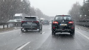 Ostrzeżenie pogodowe dla kierowców. Będzie wiać i sypać śniegiem 