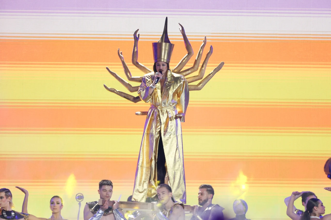 Michał Szpak podczas Sylwestra z Dwójką Michał Szpak podczas Sylwestra z Dwójką