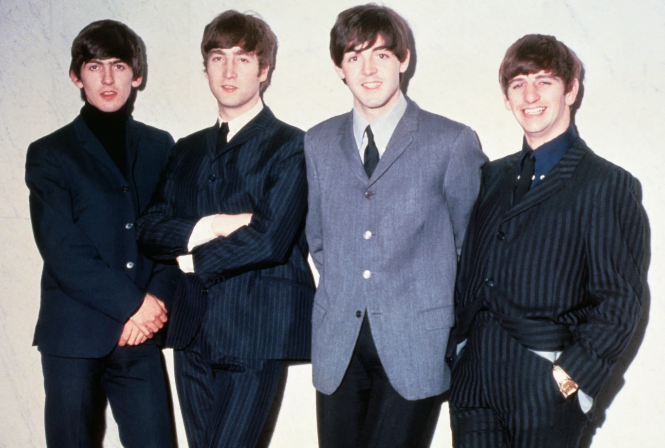 George Harrison, John Lennon, Paul McCartney i Ringo Starr w 1965 roku George Harrison, John Lennon, Paul McCartney i Ringo Starr w 1965 roku