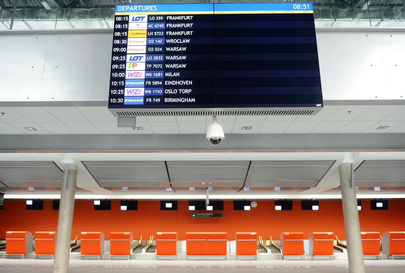 Polskie lotnisko straciło ponad pół miliona pasażerów. Polskie lotnisko straciło ponad pół miliona pasażerów.