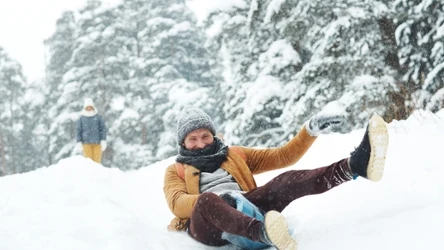 Lubisz jeździć na sankach? Możesz to zrobić na specjalnie przygotowanym do tego torze. To niezwykła atrakcja zarówno dla dzieci, jak i dorosłych.
