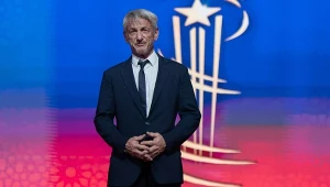 Robi, co chce. Gdy nie chce o czymś rozmawiać, po prostu ucina wątek