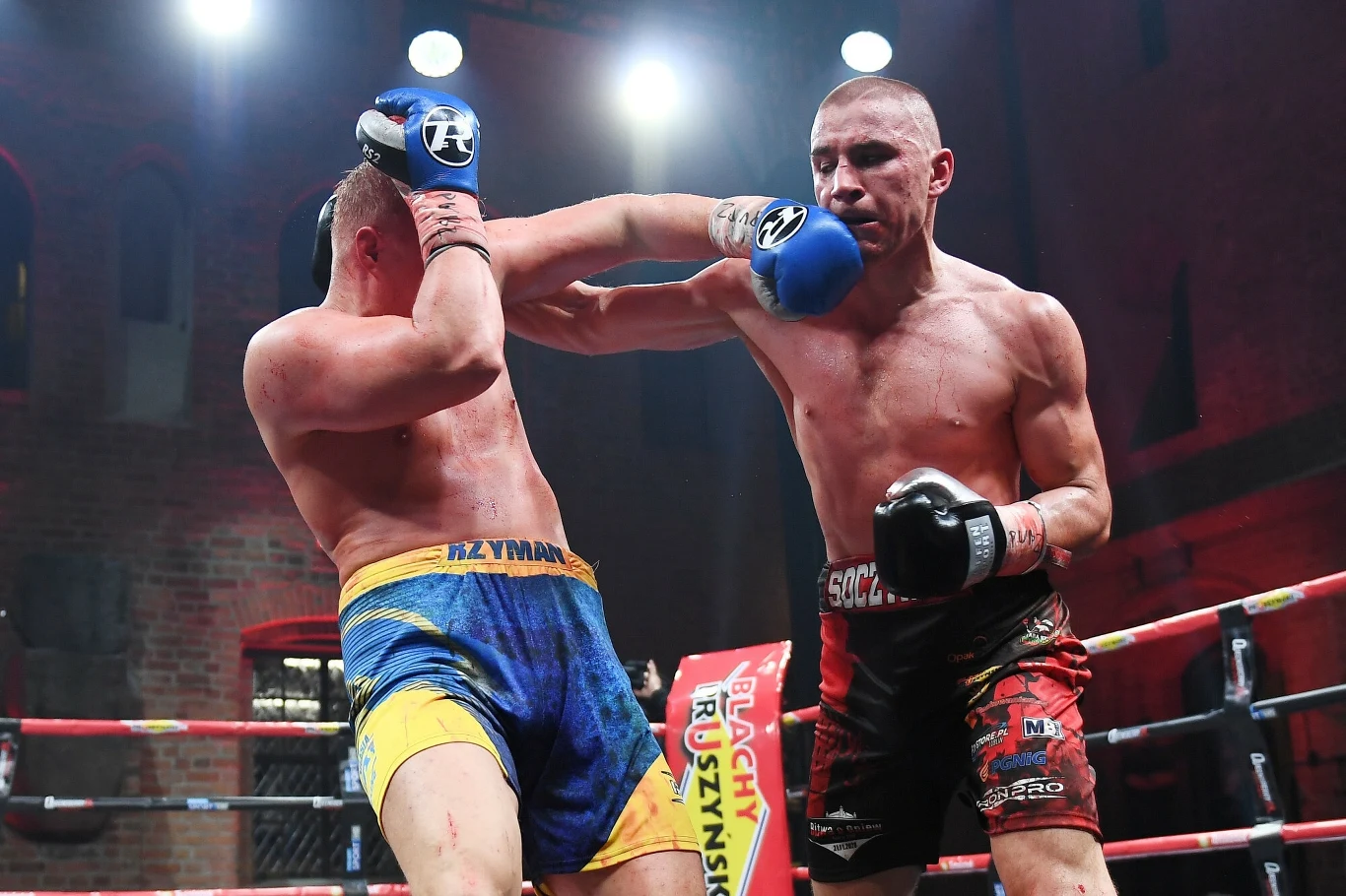 Michał Soczyński (z prawej) tutaj w walce z Piotrem Rzymanem Michał Soczyński (z prawej) tutaj w walce z Piotrem Rzymanem