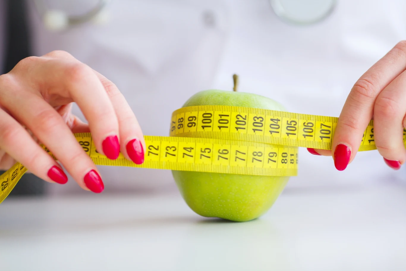 Zbilansowane posiłki to jedyny bezpieczny sposób na piękną sylwetkę i lepsze zdrowie. W 2025 roku zapominij o dietach