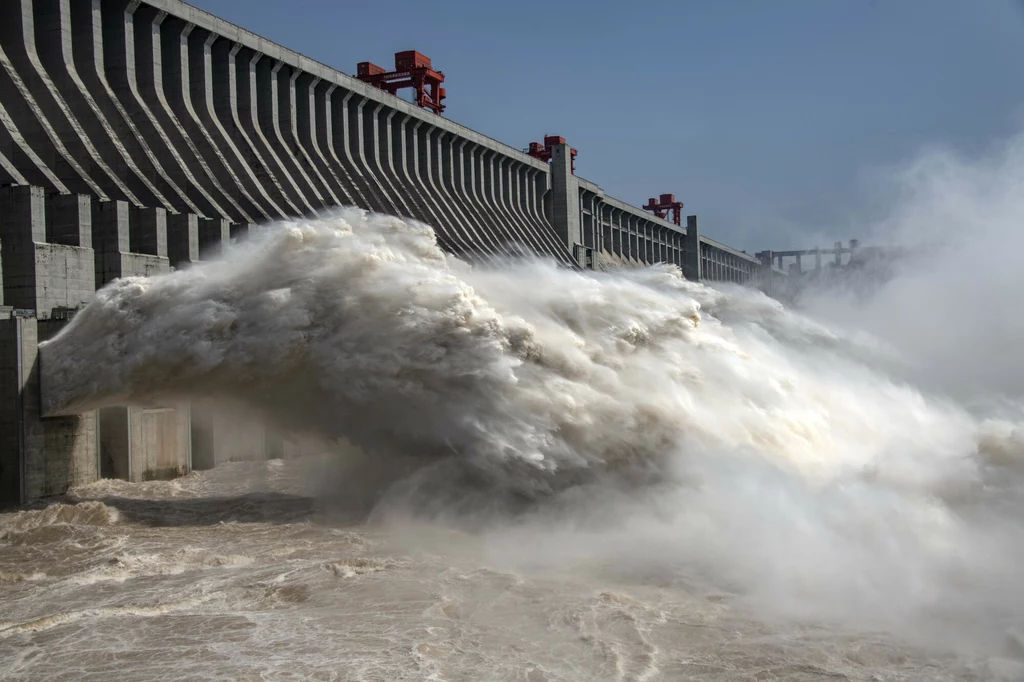 Nowa chińska hydroelektrownia ma produkować trzy razy więcej energii elektrycznej niż widoczna na zdjęciu Tama Trzech Przełomów