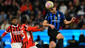 Mehdi Taremi momentami okazywał się dla defensorów Milanu nieuchwytny 