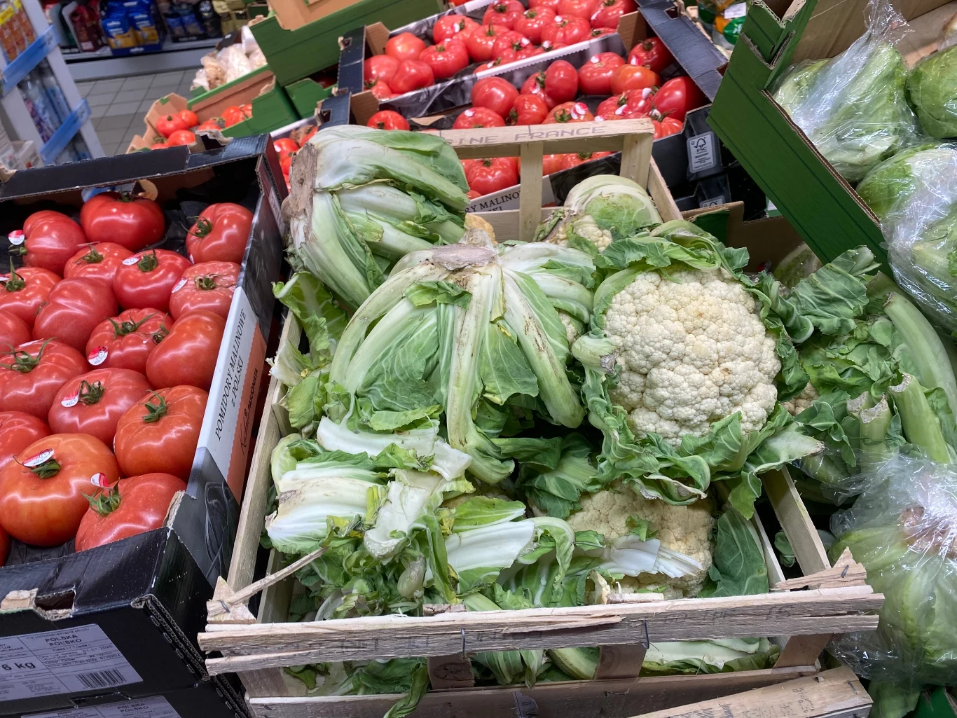 Kalafiory obrane z liści w Biedronce