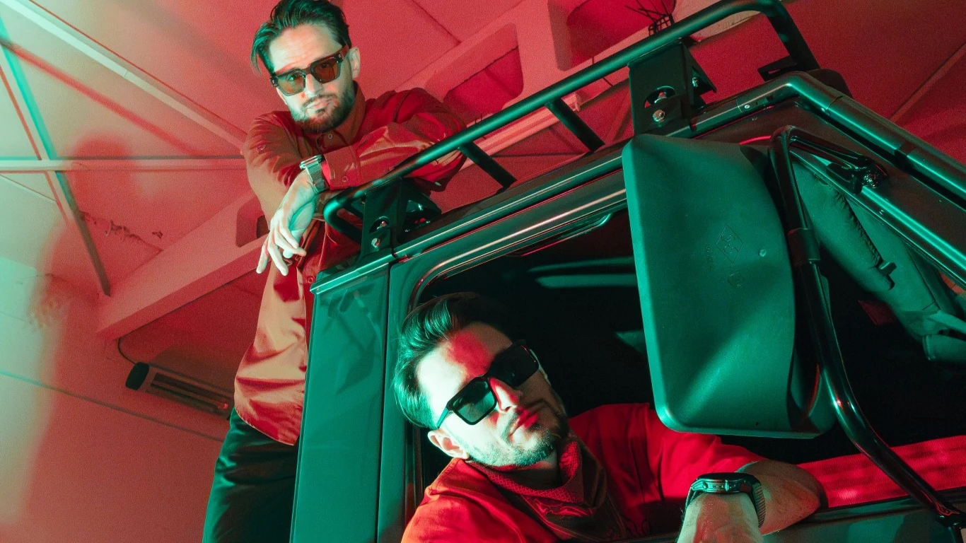 Dwa Sławy wchodzą w nowy rok z ważną wiadomością Dwa Sławy wchodzą w nowy rok z ważną wiadomością