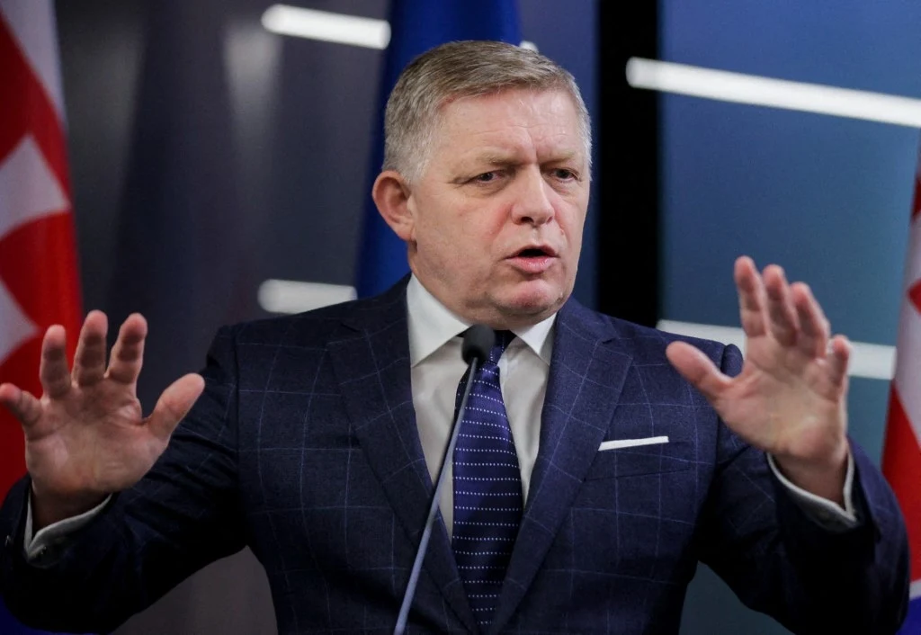 Premier Słowacji Robert Fico opublikował nagranie i złożył deklarację Premier Słowacji Robert Fico opublikował nagranie i złożył deklarację