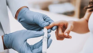 Wystarczy kropla krwi i 15 min. Innowacyjny test wykrywający raka