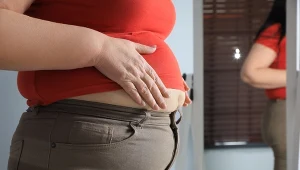 Nadmiar kortyzolu powoduje szybkie przybieranie na wadze, zmęczenie, wzrost ciśnienia tętniczego i wzmożony apetyt