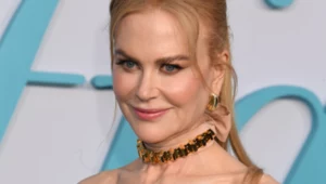 Długie fryzury dla dojrzałych kobiet. Upięcia w stylu Nicole Kidman wykonasz w kilka chwil