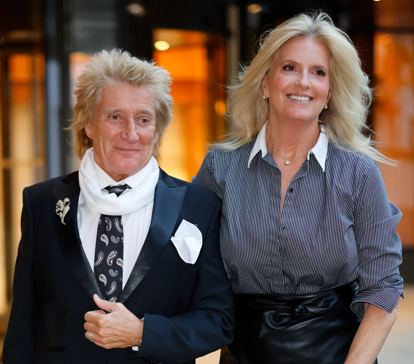Rod Stewart i Penny Lancaster są parą od 1999 r. Ślub wzięli w czerwcu 2007 r. Rod Stewart i Penny Lancaster są parą od 1999 r. Ślub wzięli w czerwcu 2007 r.