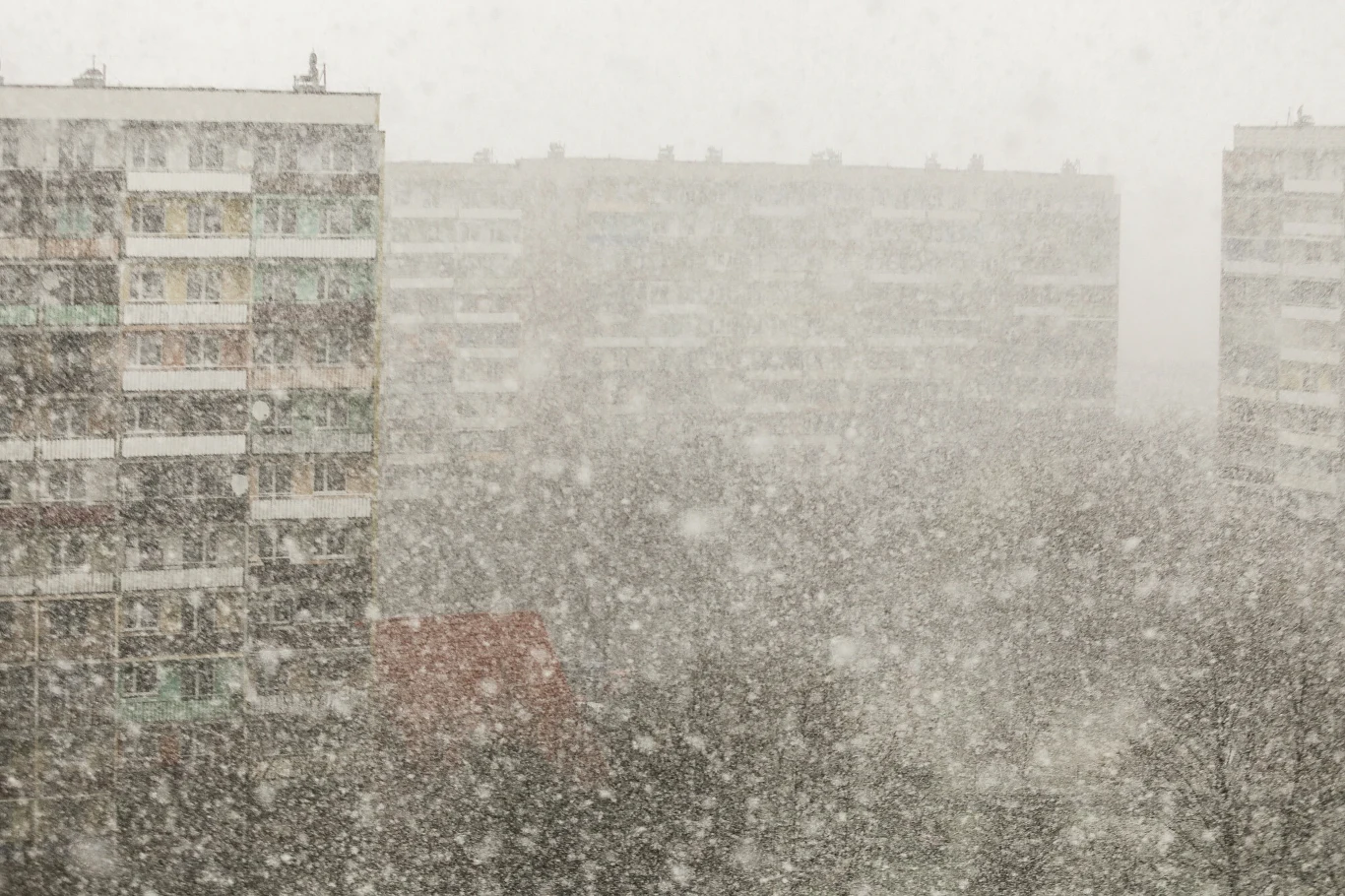 Czwartek będzie nieprzyjemny, ze sporym zachmurzeniem i opadami deszczu ze śniegiem i śniegu w wielu miejscach Polski. Warunki pogarszają się z nadejściem niżu Charly Czwartek będzie nieprzyjemny, ze sporym zachmurzeniem i opadami deszczu ze śniegiem i śniegu w wielu miejscach Polski. Warunki pogarszają się z nadejściem niżu Charly