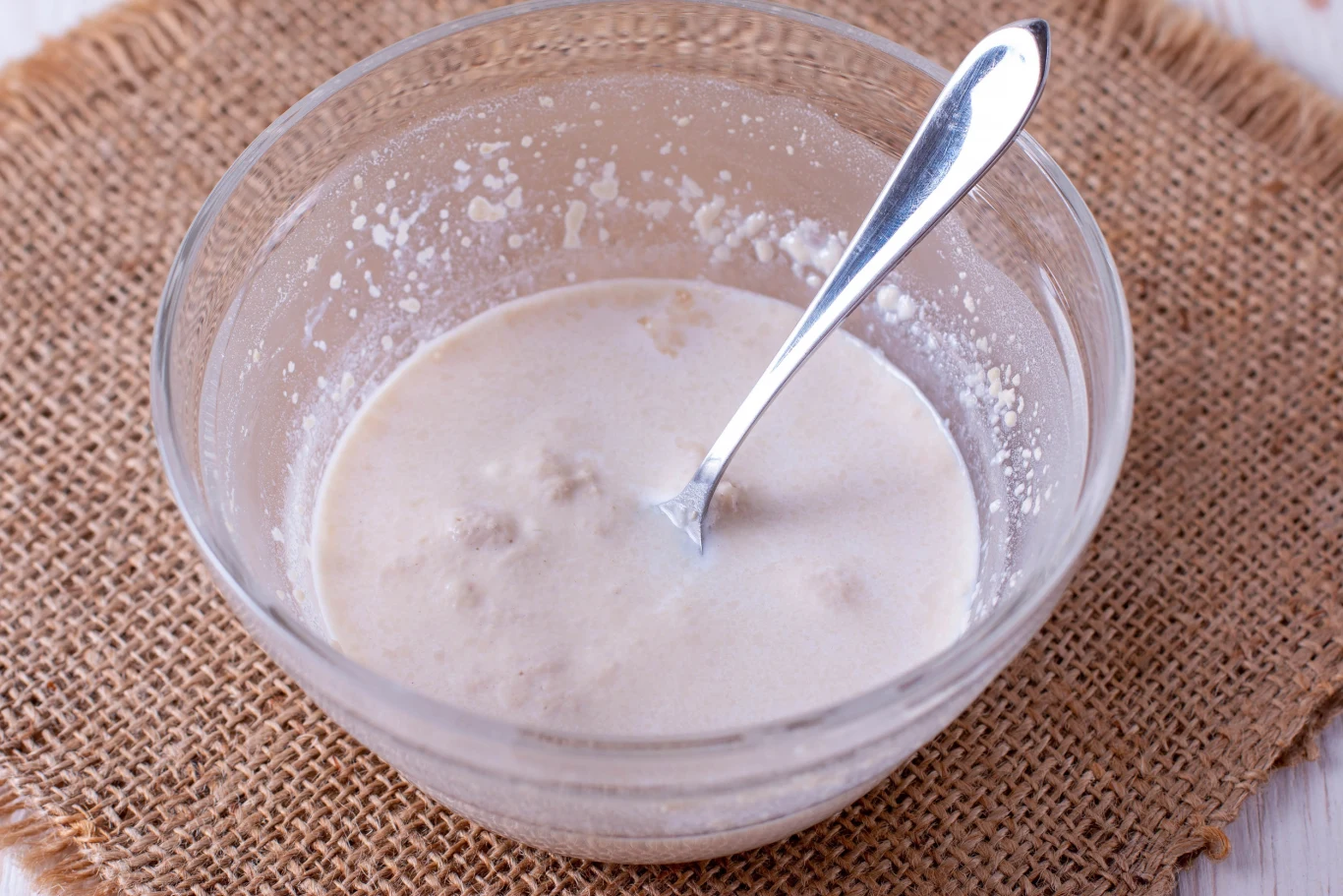 Jak wykonać domową maseczkę z drożdży? Jak wykonać domową maseczkę z drożdży?